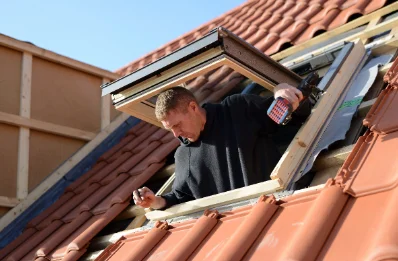 Pose de fenêtres de toit Velux à Lenharrée